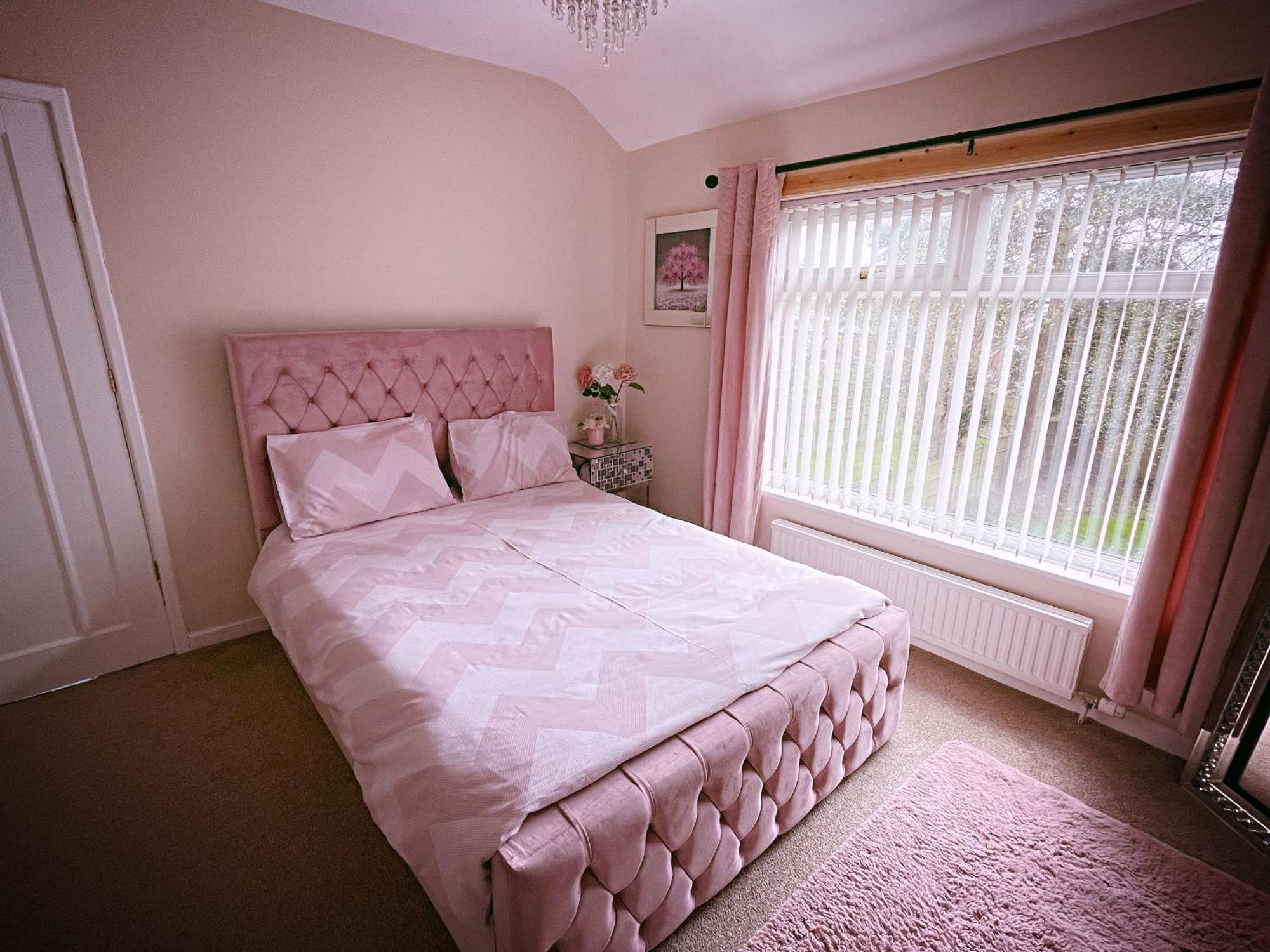 Entire 3-Bedroom Home In Oldham - Guest House Dış mekan fotoğraf